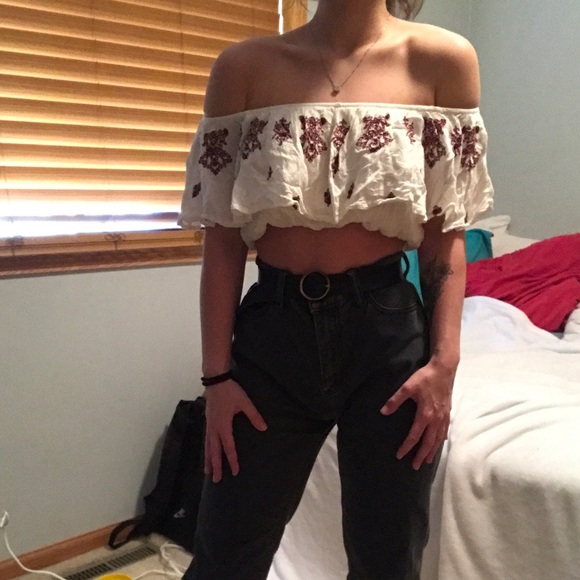 Off the shoulder cropped T-shirt - Picture 3 of 4